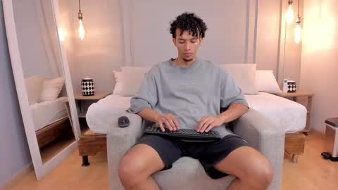 Snapshot of dominick_star chatting on 11-03-25, 03:41 Dominick Star online show from 11-03-25, 03:41