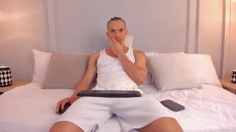 Snapshot of dominick_star chatting on 11-07-25, 04:01 Dominick Star online show from 11-07-25, 04:01