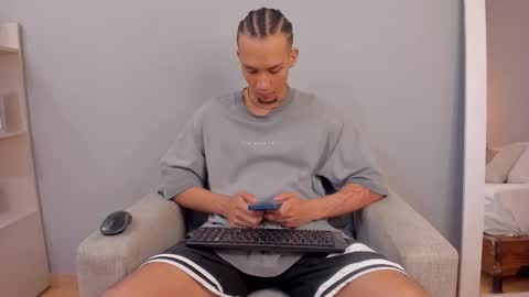 Snapshot of dominick_star chatting on 11-08-25, 03:50 Dominick Star online show from 11-08-25, 03:50