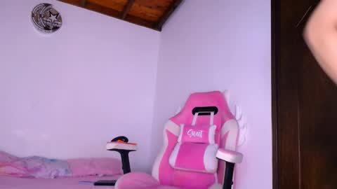   online show from 04-12-26, 05:01