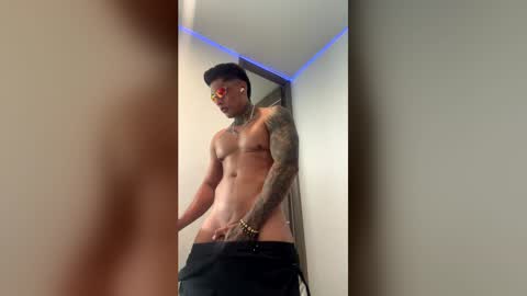Snapshot of dominiofit chatting on 05-03-26, 02:01 Only fans Ronnie col---InstaRonniecolleman online show from 05-03-26, 02:01