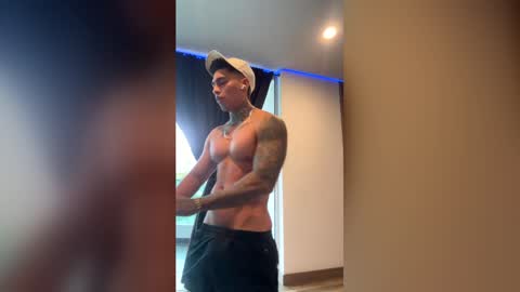 Snapshot of dominiofit chatting on 05-21-26, 12:01 Only fans Ronnie col---InstaRonniecolleman online show from 05-21-26, 12:01