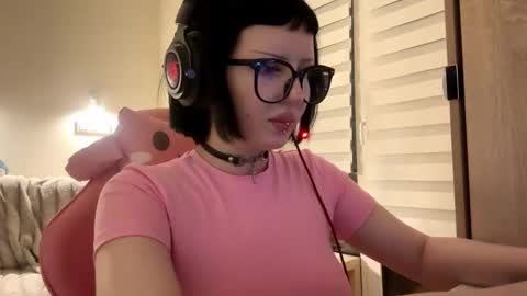 Snapshot of dominiquebreakey chatting on 03-12-26, 01:28 Cati online show from 03-12-26, 01:28