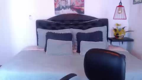  D O M I N K  online show from 09-10-25, 07:58