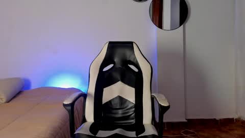 Snapshot of dominyck_ chatting on 05-06-26, 05:46 dominyck_ online show from 05-06-26, 05:46