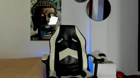 dominyck_ online show from 07-08-26, 05:01