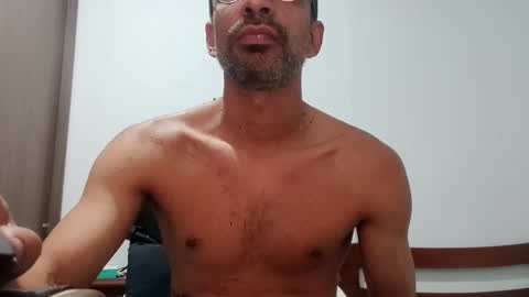 Snapshot of don__chi chatting on 12-15-24, 05:23 don__chi online show from 12-15-24, 05:23