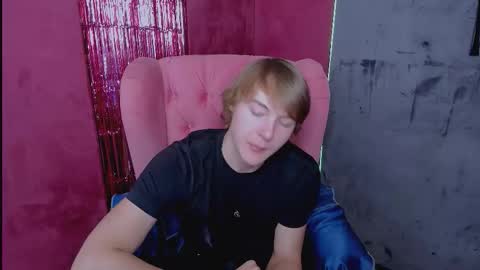 Snapshot of donald_brooks chatting on 12-14-25, 09:52 Donald online show from 12-14-25, 09:52