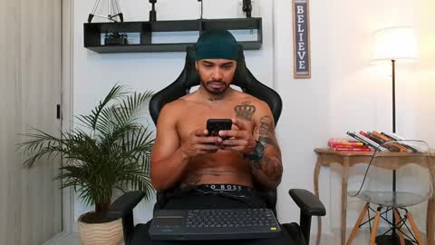 Victor online show from 04-12-26, 02:44