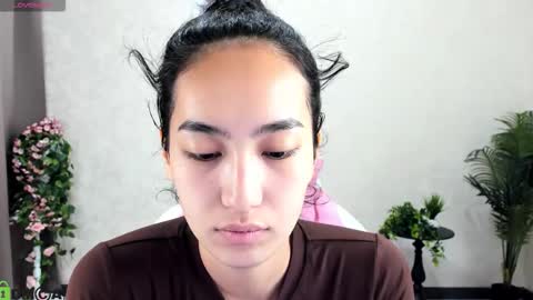 Aura online show from 10-24-25, 02:08