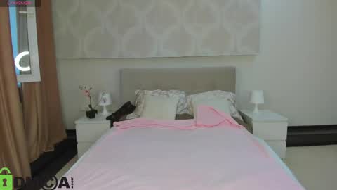 Snapshot of donnaaa_evans chatting on 05-27-26, 11:24 Donna On GMT2 Mon-Fri 3-9 AM online show from 05-27-26, 11:24