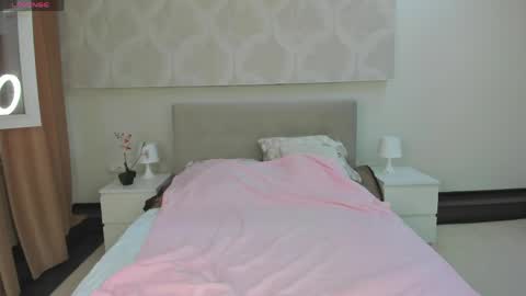 Snapshot of donnaaa_evans chatting on 05-29-26, 11:36 Donna On GMT2 Mon-Fri 3-9 AM online show from 05-29-26, 11:36