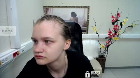 Snapshot of donnasia chatting on 06-26-26, 10:30 Sia online show from 06-26-26, 10:30