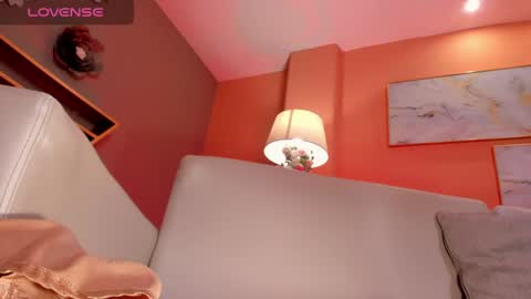 Snapshot of donnastonne chatting on 01-25-25, 01:10 Donna Stonne online show from 01-25-25, 01:10