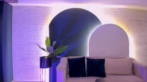 Snapshot of donnastonne chatting on 09-25-25, 03:43 Donna Stonne online show from 09-25-25, 03:43