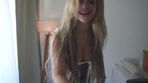 Donatella online show from 10-16-25, 12:06