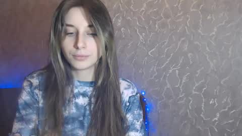 Snapshot of dora_blue_eyed chatting on 02-12-25, 05:15 Dora online show from 02-12-25, 05:15