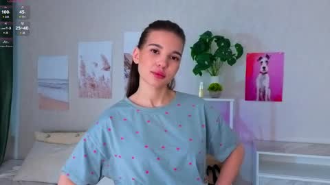 Kiki online show from 04-06-26, 01:03