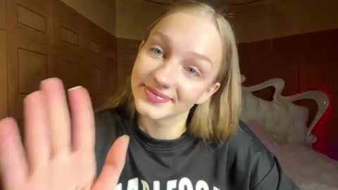 Anika online show from 03-25-26, 04:35