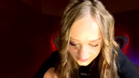 Anika online show from 04-15-26, 07:58