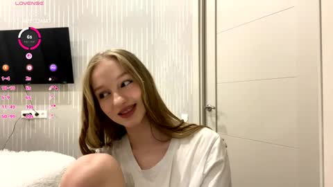Snapshot of doreathagustave chatting on 05-14-26, 09:10 Anika online show from 05-14-26, 09:10