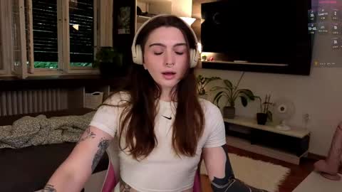 Snapshot of dorfmatratze_ chatting on 06-06-26, 06:18 Alice online show from 06-06-26, 06:18