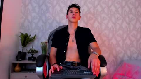 dorian_mystery online show from 01-19-25, 04:22