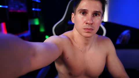 Snapshot of dorianreyes chatting on 01-19-25, 05:15 Dorian Reyes online show from 01-19-25, 05:15