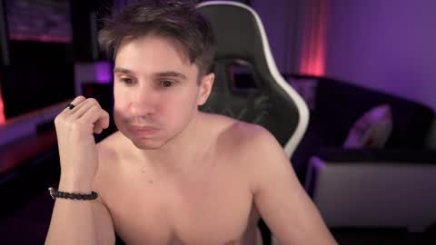 Snapshot of dorianreyes chatting on 01-20-25, 10:59 Dorian Reyes online show from 01-20-25, 10:59