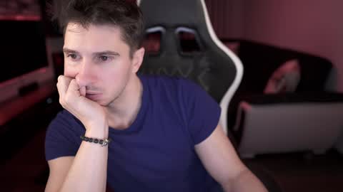 Snapshot of dorianreyes chatting on 01-23-25, 04:41 Dorian Reyes online show from 01-23-25, 04:41