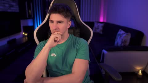 Snapshot of dorianreyes chatting on 01-30-25, 01:22 Dorian Reyes online show from 01-30-25, 01:22