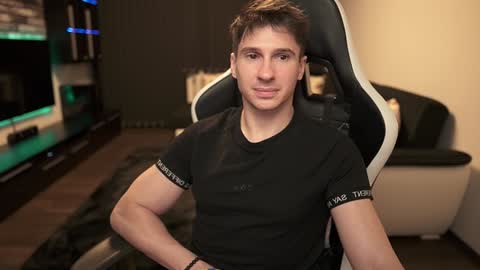 Snapshot of dorianreyes chatting on 02-06-25, 03:48 Dorian Reyes online show from 02-06-25, 03:48