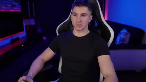 Snapshot of dorianreyes chatting on 02-13-25, 02:01 Dorian Reyes online show from 02-13-25, 02:01