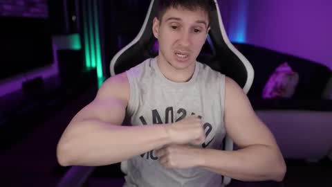 Snapshot of dorianreyes chatting on 02-28-25, 10:06 Dorian Reyes online show from 02-28-25, 10:06