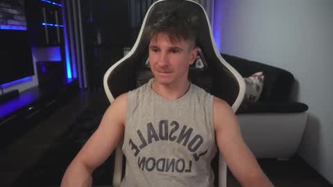 Snapshot of dorianreyes chatting on 09-08-25, 11:04 Dorian Reyes online show from 09-08-25, 11:04