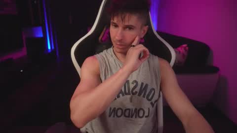 Snapshot of dorianreyes chatting on 09-10-25, 10:43 Dorian Reyes online show from 09-10-25, 10:43