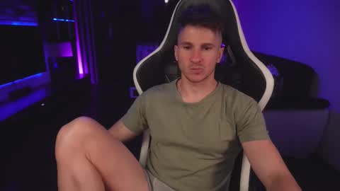 Snapshot of dorianreyes chatting on 09-13-25, 11:26 Dorian Reyes online show from 09-13-25, 11:26