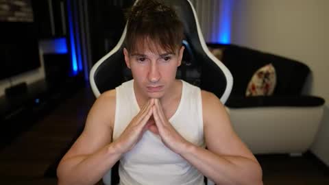 Snapshot of dorianreyes chatting on 09-25-25, 12:36 Dorian Reyes online show from 09-25-25, 12:36