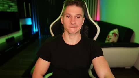 Snapshot of dorianreyes chatting on 10-02-25, 12:17 Dorian Reyes online show from 10-02-25, 12:17