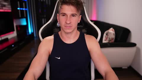 Snapshot of dorianreyes chatting on 10-04-25, 10:30 Dorian Reyes online show from 10-04-25, 10:30