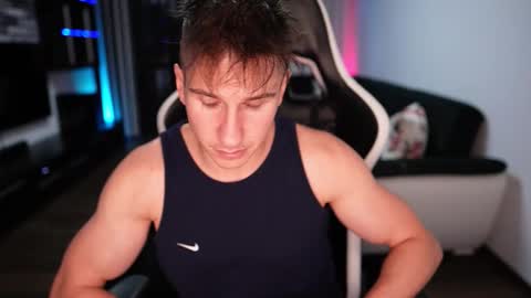 Snapshot of dorianreyes chatting on 10-05-25, 09:56 Dorian Reyes online show from 10-05-25, 09:56