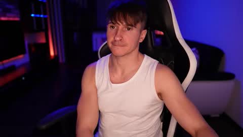 Snapshot of dorianreyes chatting on 10-10-25, 11:48 Dorian Reyes online show from 10-10-25, 11:48