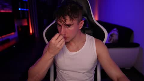 Snapshot of dorianreyes chatting on 10-12-25, 12:20 Dorian Reyes online show from 10-12-25, 12:20