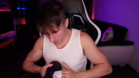 Snapshot of dorianreyes chatting on 10-12-25, 09:58 Dorian Reyes online show from 10-12-25, 09:58