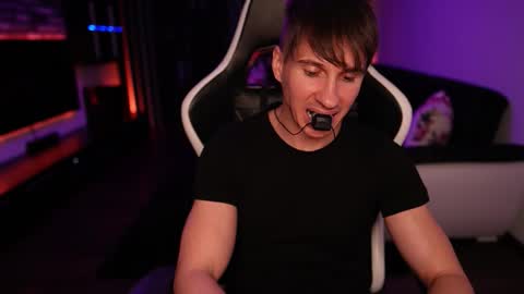 Snapshot of dorianreyes chatting on 10-13-25, 09:59 Dorian Reyes online show from 10-13-25, 09:59