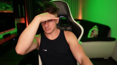 Snapshot of dorianreyes chatting on 10-16-25, 11:39 Dorian Reyes online show from 10-16-25, 11:39