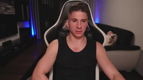 Snapshot of dorianreyes chatting on 10-28-25, 01:20 Dorian Reyes online show from 10-28-25, 01:20