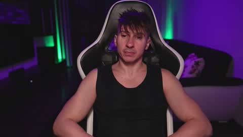 Snapshot of dorianreyes chatting on 10-30-25, 10:43 Dorian Reyes online show from 10-30-25, 10:43