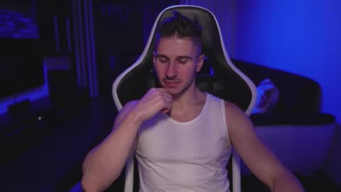 Snapshot of dorianreyes chatting on 11-03-25, 03:08 Dorian Reyes online show from 11-03-25, 03:08