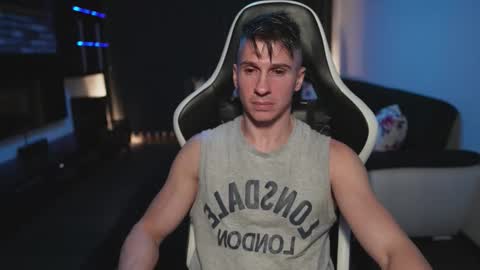 Snapshot of dorianreyes chatting on 11-09-25, 01:04 Dorian Reyes online show from 11-09-25, 01:04